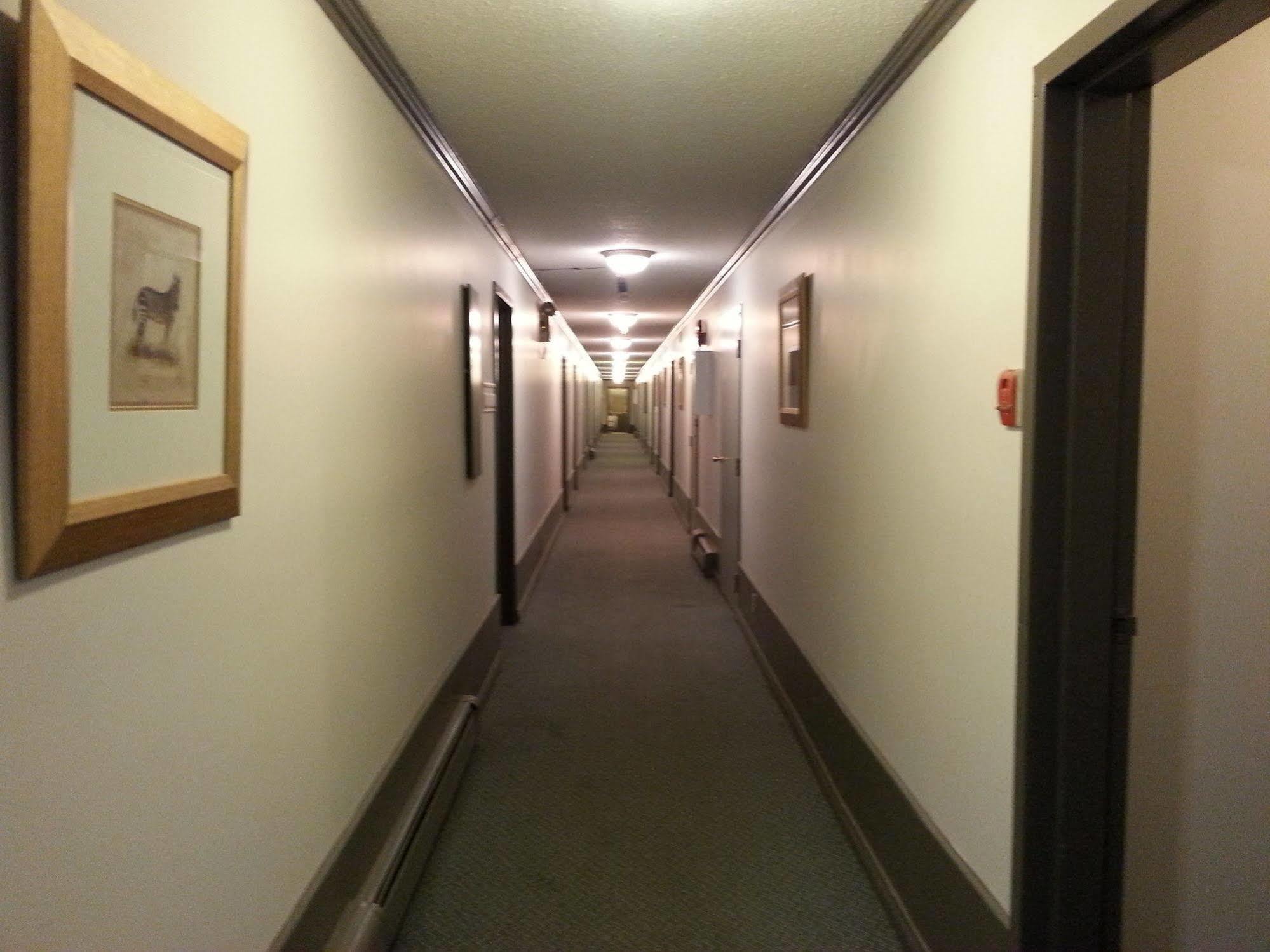 Ramada By Wyndham Dawson Creek Hotel Exterior photo